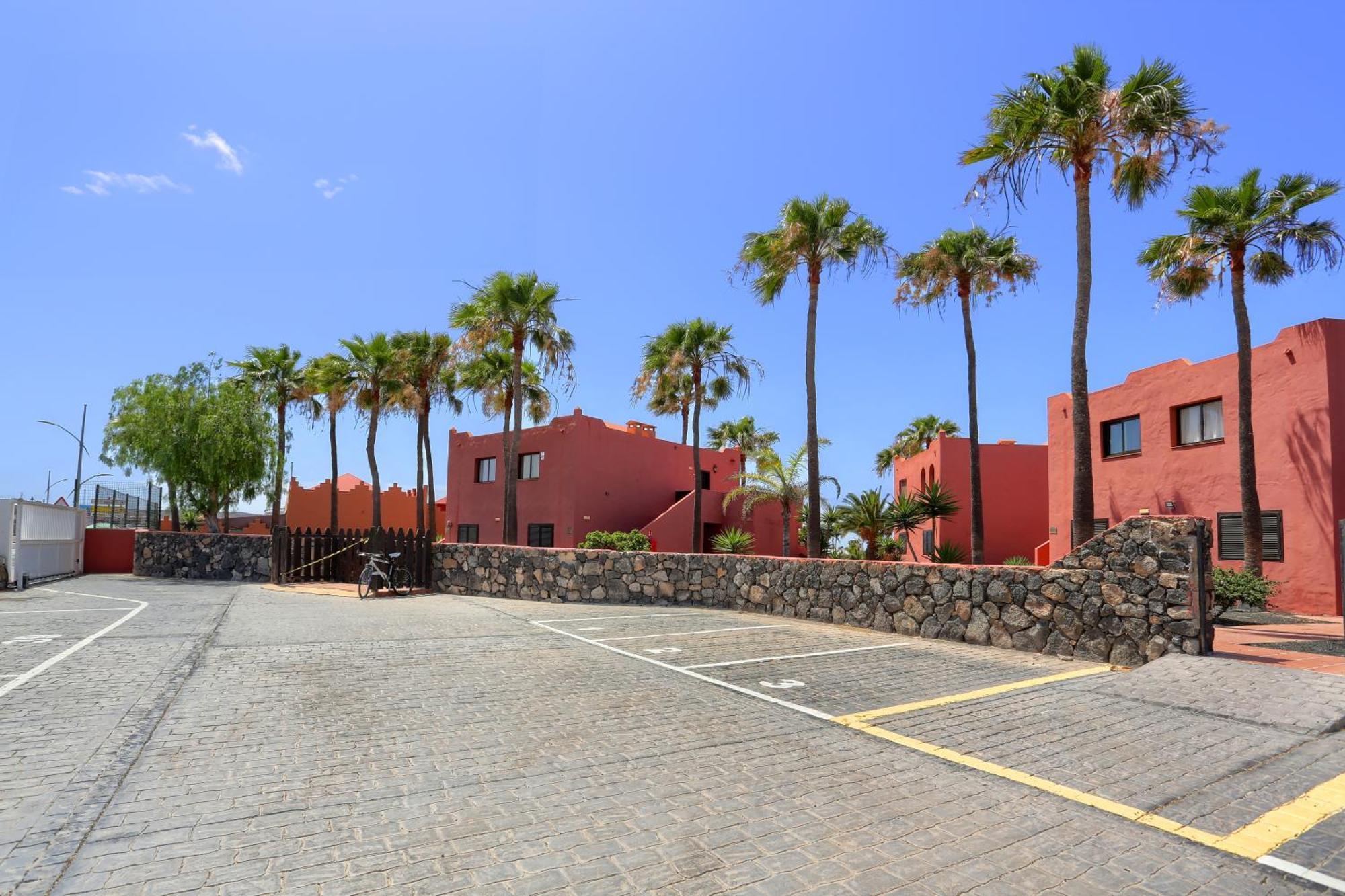 Oasis Royal Apartment *